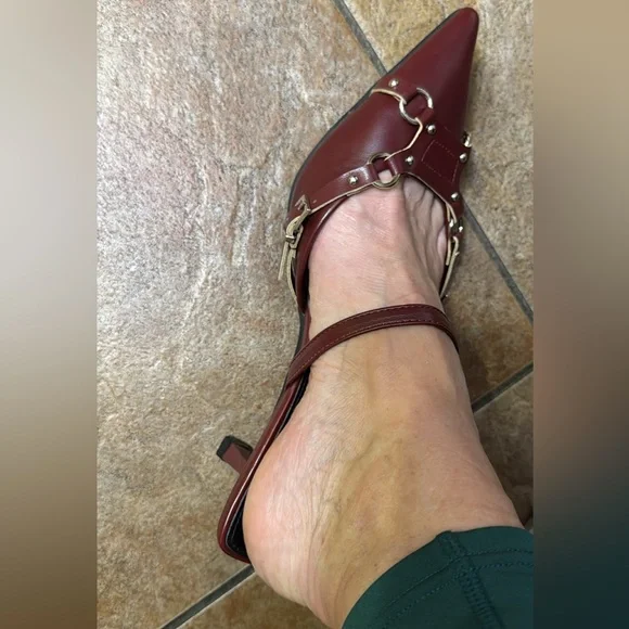 Elegant Burgundy Women's Slip on Kitten Heels - Brand New - Picture 7 of 7